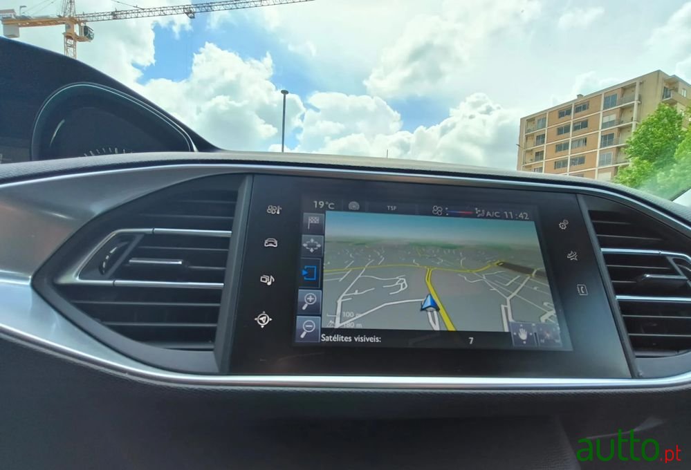 2017' Peugeot 308 1.6 Bluehdi Active photo #3