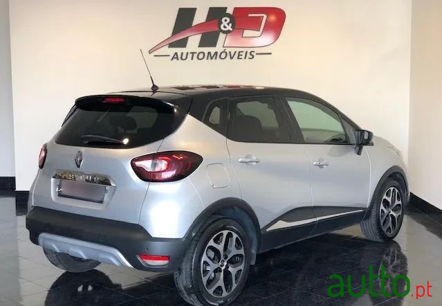 2019' Renault Captur photo #3