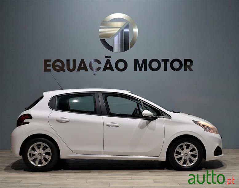 2016' Peugeot 208 photo #2