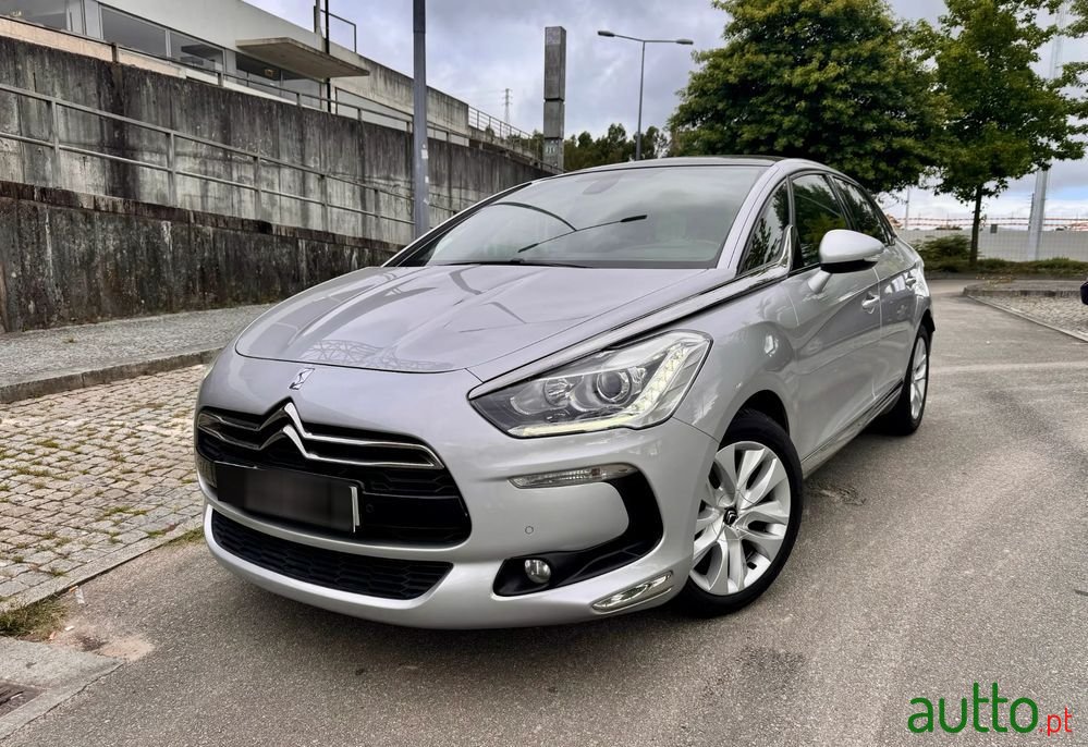2014' Citroen DS5 photo #1