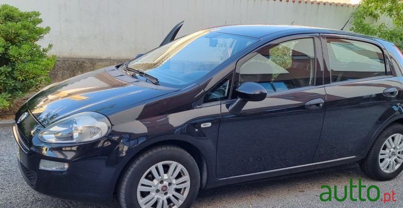 2015' Fiat Punto photo #1