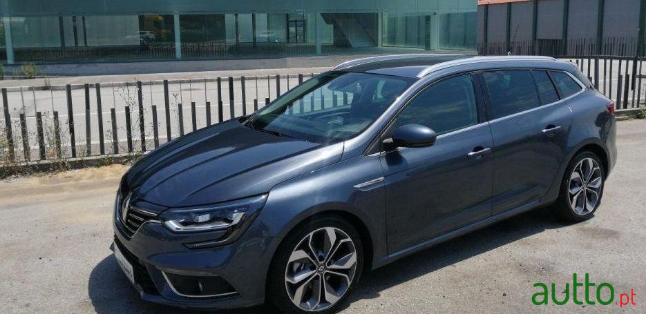 2016' Renault Megane Sport Tourer photo #2