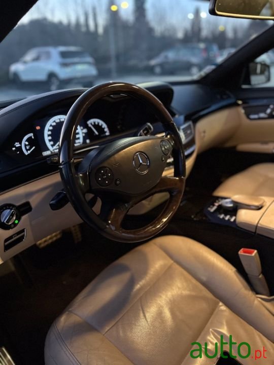 2010' Mercedes-Benz S-350 photo #6