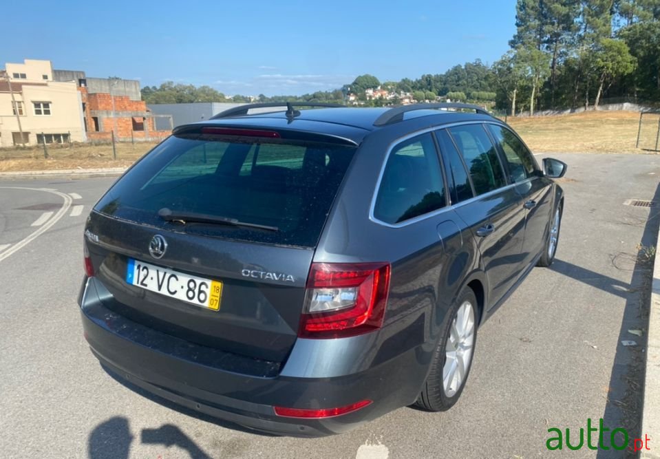 2018' Skoda Octavia Break photo #2