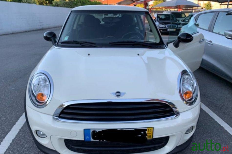 2011' MINI One Motor Bmw photo #1