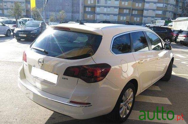 2016' Opel Astra Sports Tourer photo #1