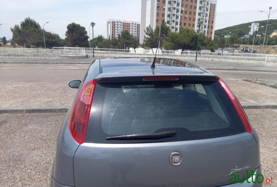 2009' Fiat Grande Punto photo #3