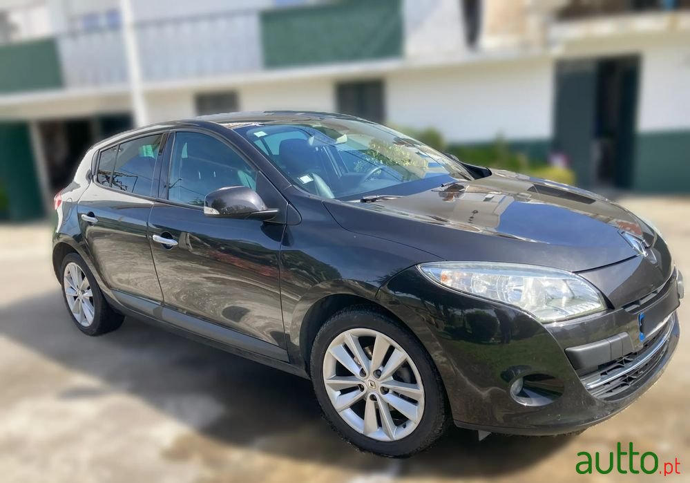 2010' Renault Megane photo #5