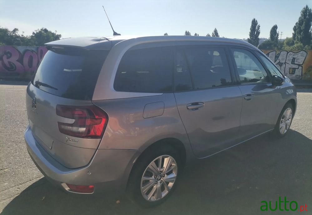 2017' Citroen C4 Grand Picasso photo #5