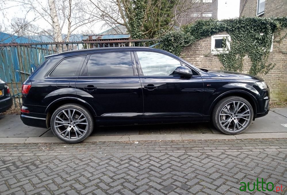 2016' Audi Q7 photo #3