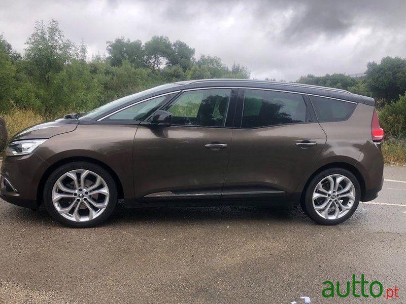 2018' Renault Scenic photo #1