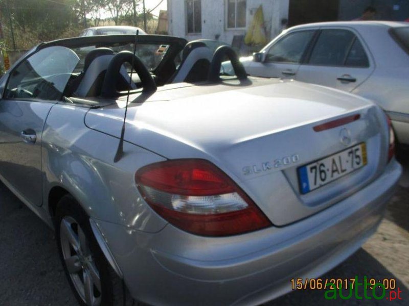 2005' Mercedes-Benz Slk-200 photo #2