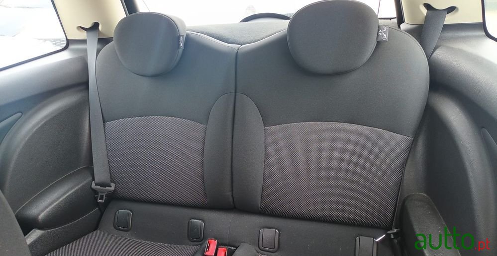 2013' MINI One D 3 Portas photo #1