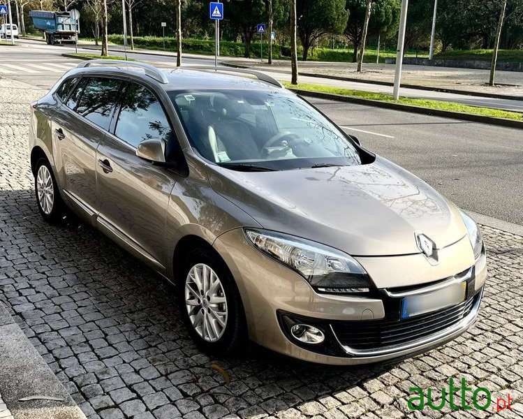2012' Renault Megane Sport Tourer photo #4