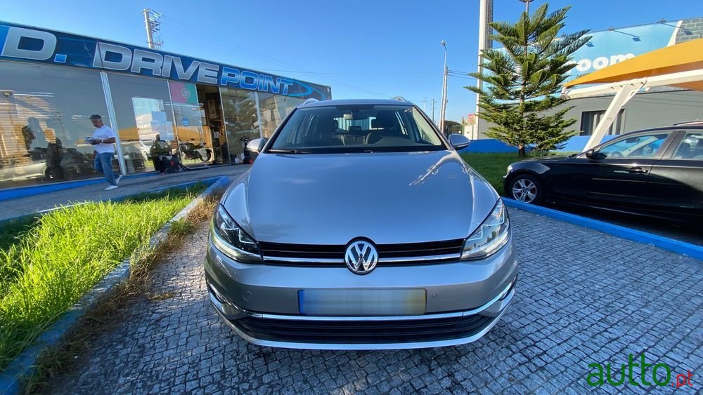 2018' Volkswagen Golf Variant photo #4