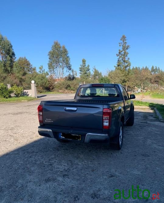 2019' Isuzu D-Max photo #6