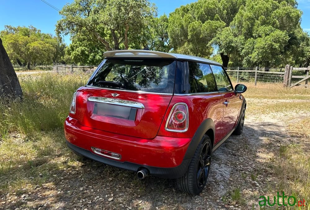 2012' MINI One 3 Portas photo #4