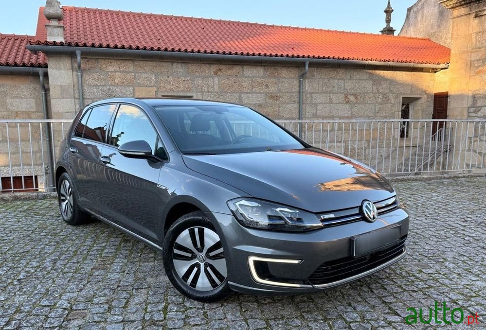 2018' Volkswagen e-Golf Ac/Dc photo #3