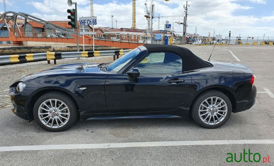 2017' Fiat 124 Spider photo #2