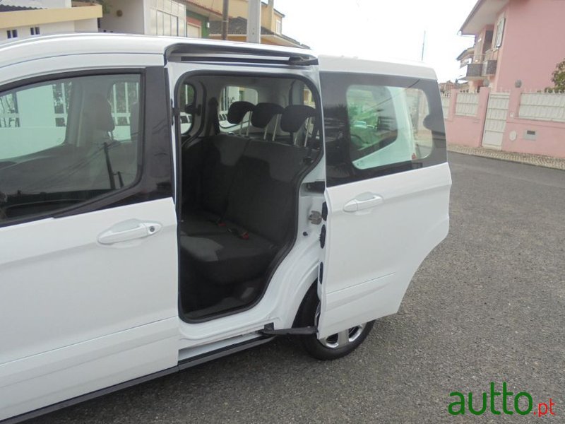 2015' Ford Tourneo Courier photo #6