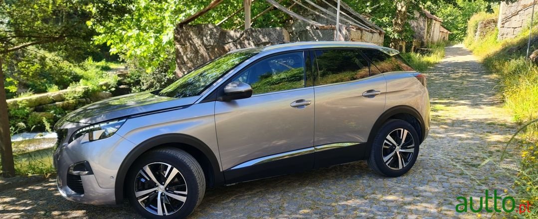 2018' Peugeot 3008 photo #2