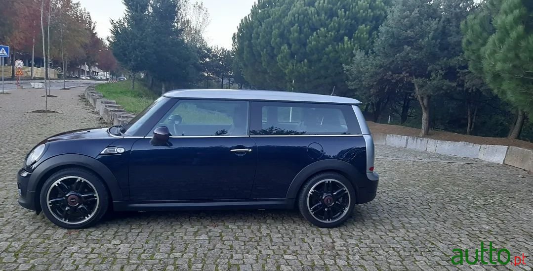 2011' MINI Clubman photo #3