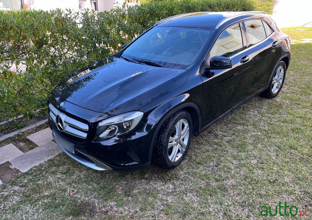 2014' Mercedes-Benz GLA 200 Cdi Urban photo #5