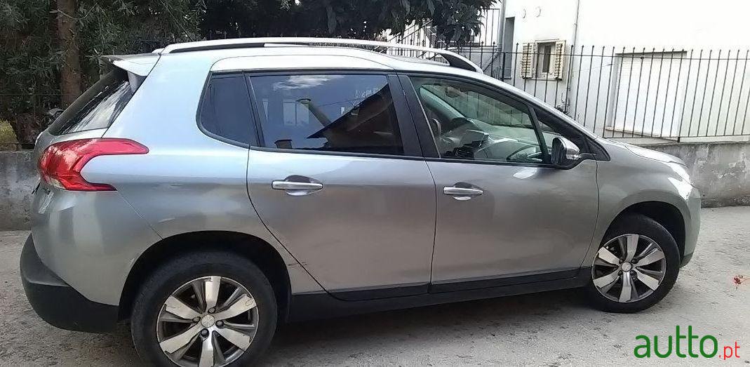 2014' Peugeot 2008 photo #3