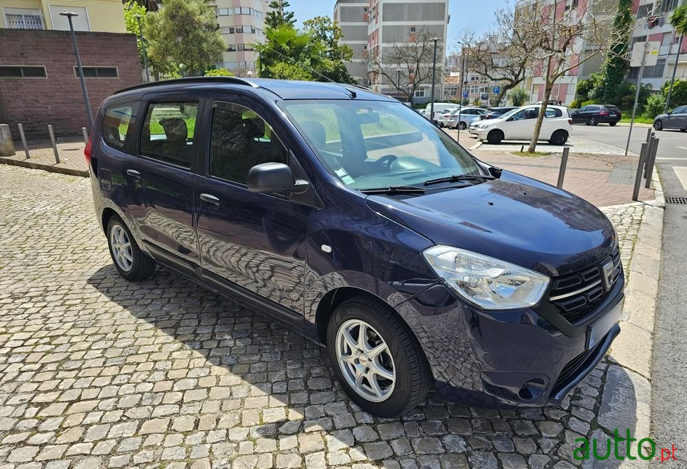 2018' Dacia Lodgy photo #2