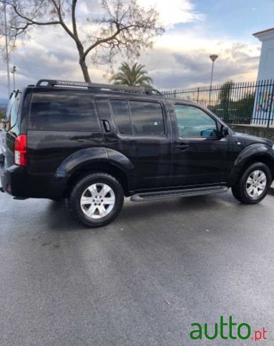 2006' Nissan Pathfinder photo #2