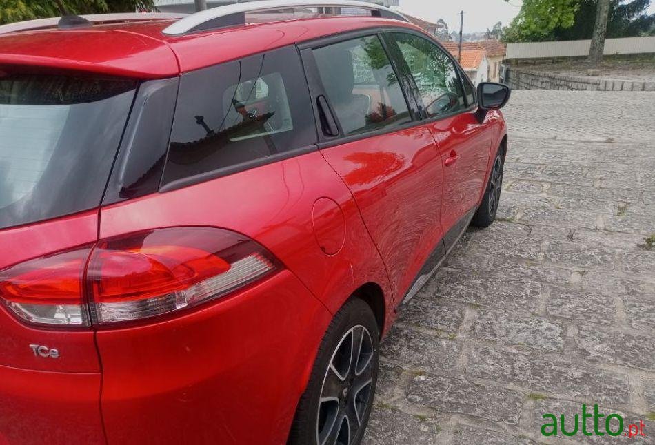 2013' Renault Clio Sport Tourer photo #1