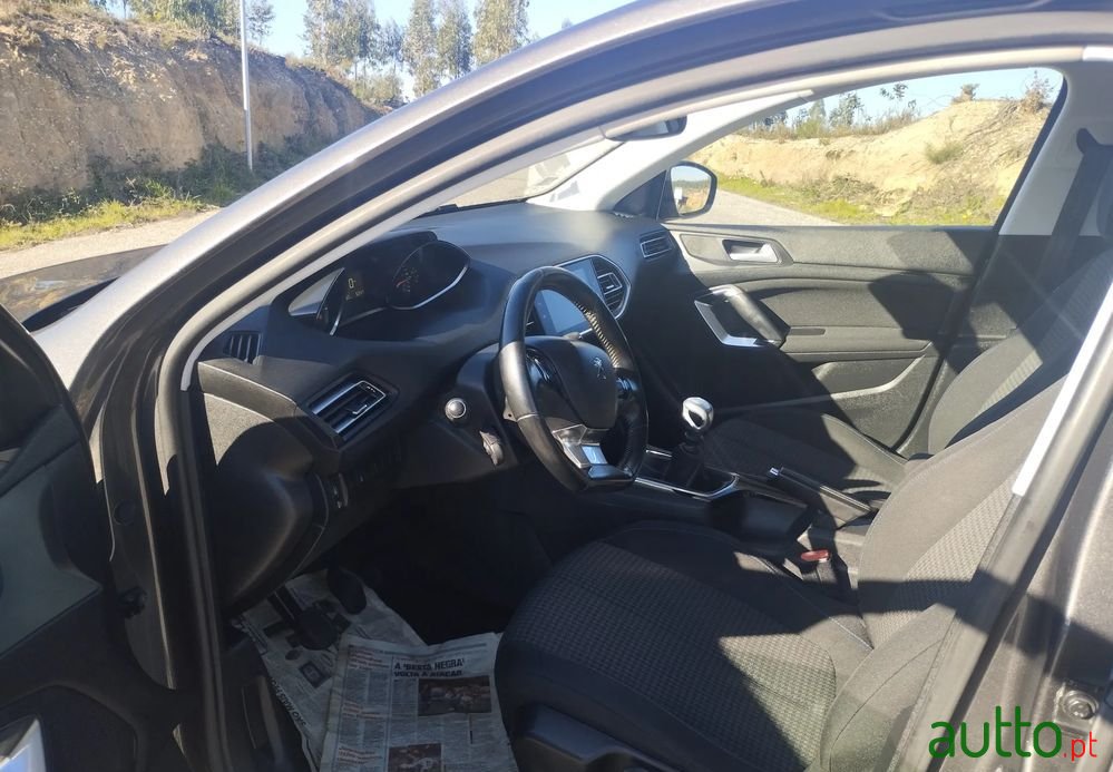 2018' Peugeot 308 Sw photo #6