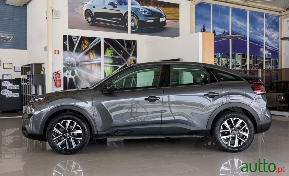 2021' Citroen C4 photo #1