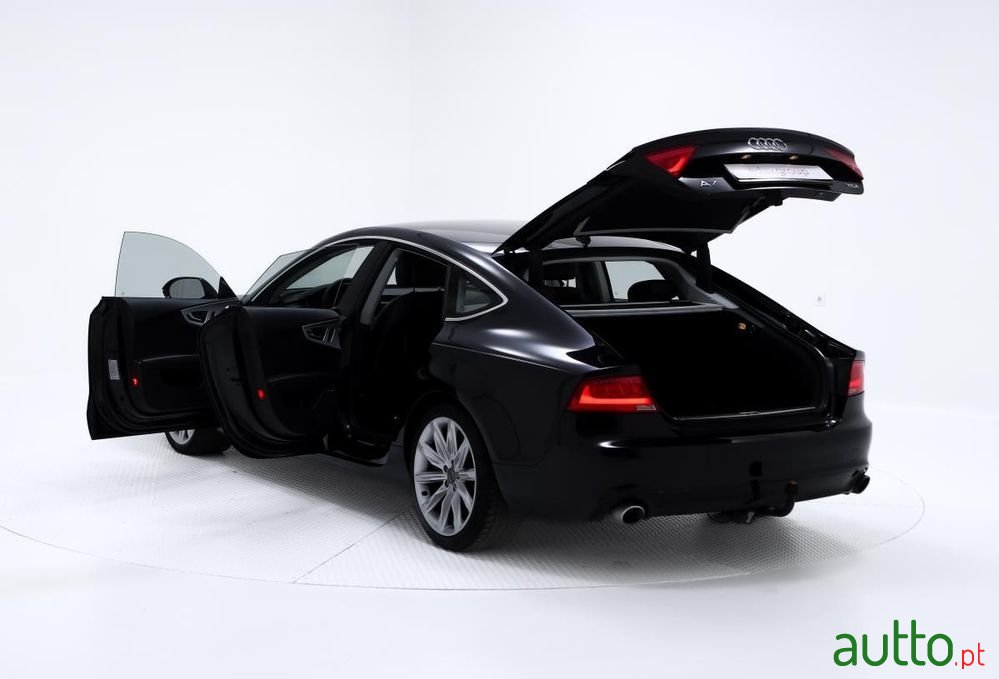 2011' Audi A7 Sportback photo #5
