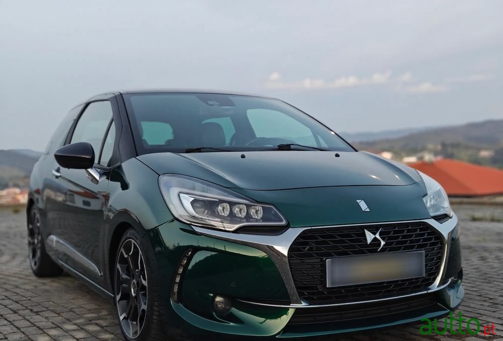 2018' DS Automobiles Ds3 Bluehdi 120 Sportchic photo #2