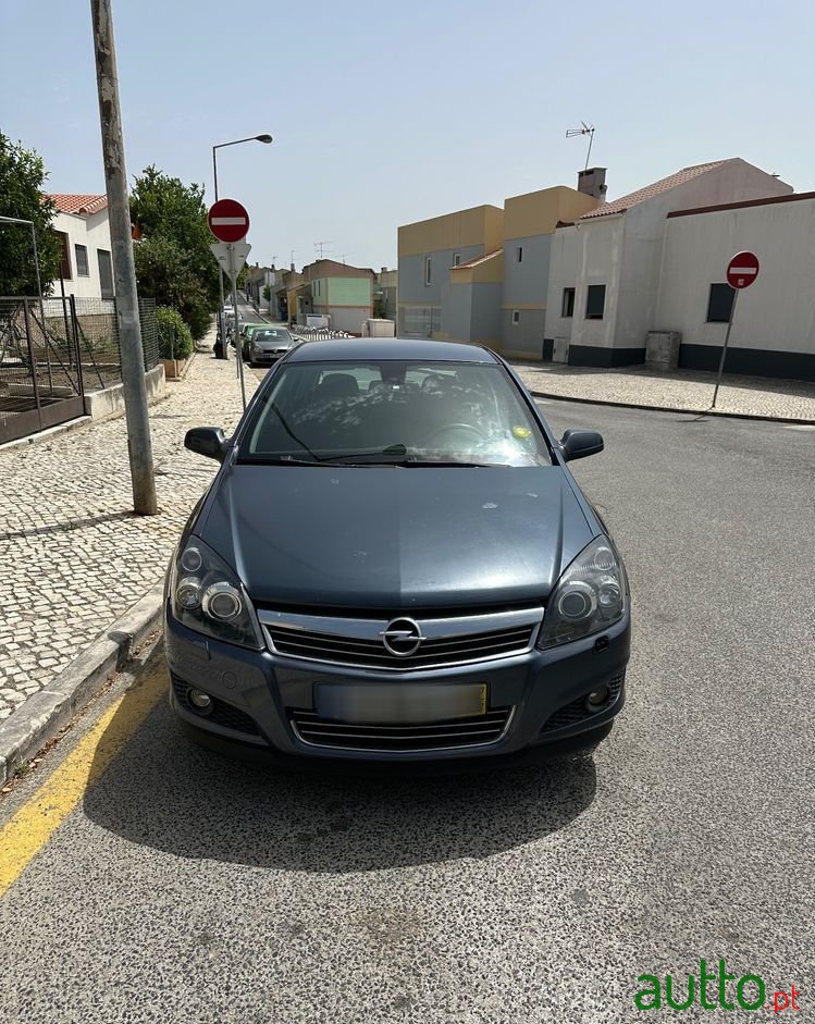 2007' Opel Astra 1.7 Cdti Cosmo photo #2
