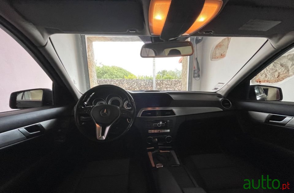 2012' Mercedes-Benz C-220 photo #6