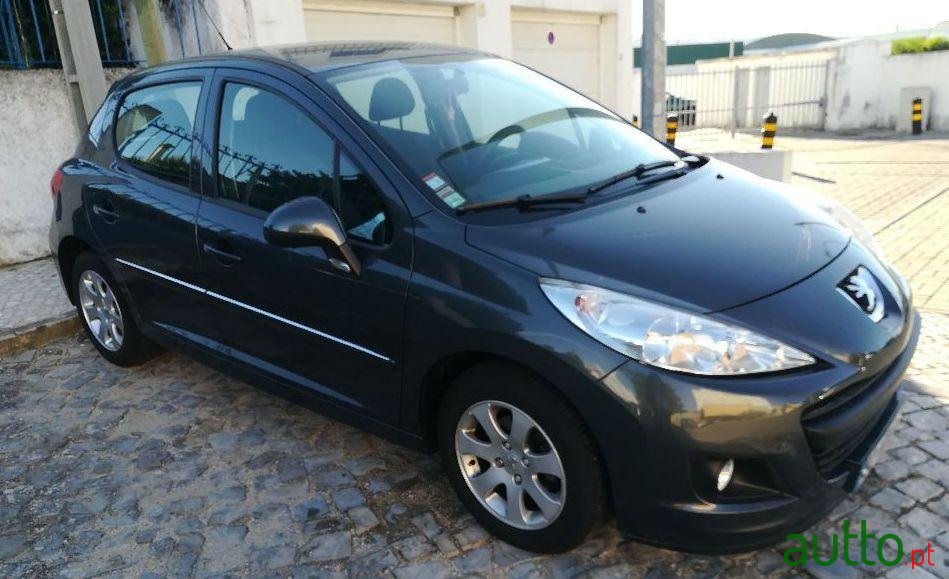 2012' Peugeot 207 photo #1