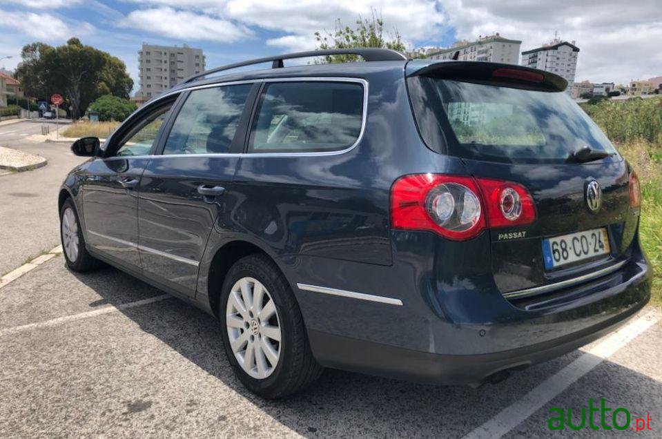 2006' Volkswagen Passat Variant photo #1