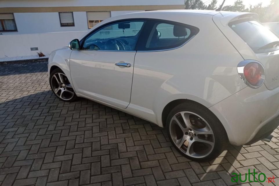 2009' Alfa Romeo MiTo photo #2