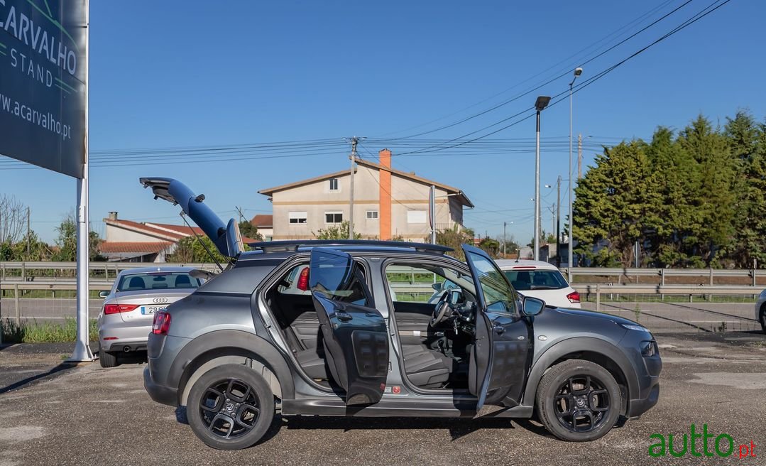 2016' Citroen C4 Cactus photo #4