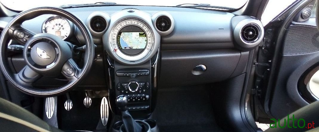 2011' MINI Countryman photo #1