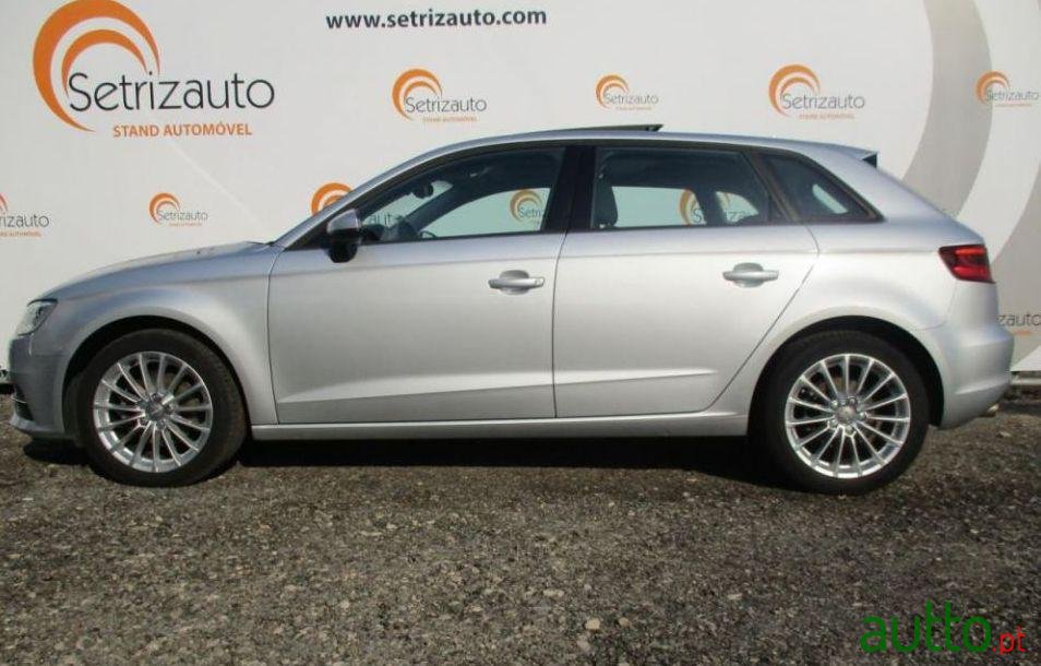 2013' Audi A3-Sportback 2.0 Tdi Sport photo #1