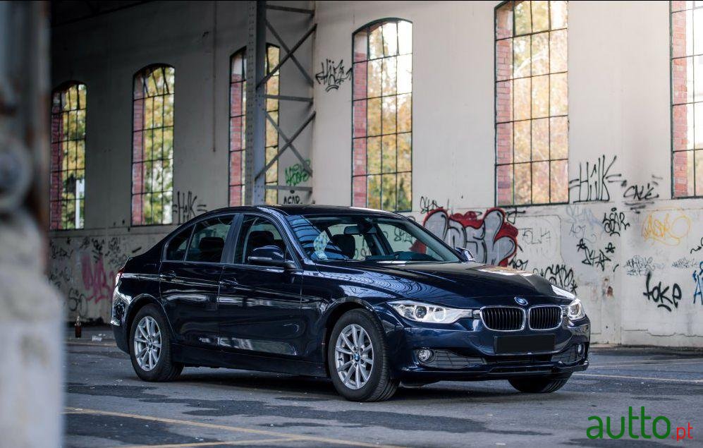 2013' BMW 320 D Efficientdynamics Auto photo #1
