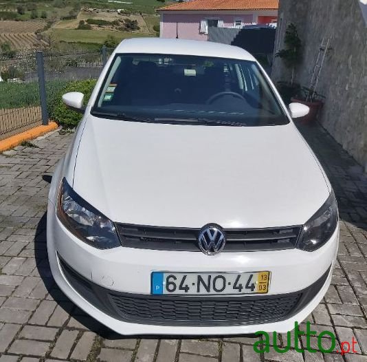 2013' Volkswagen Polo Variant photo #2