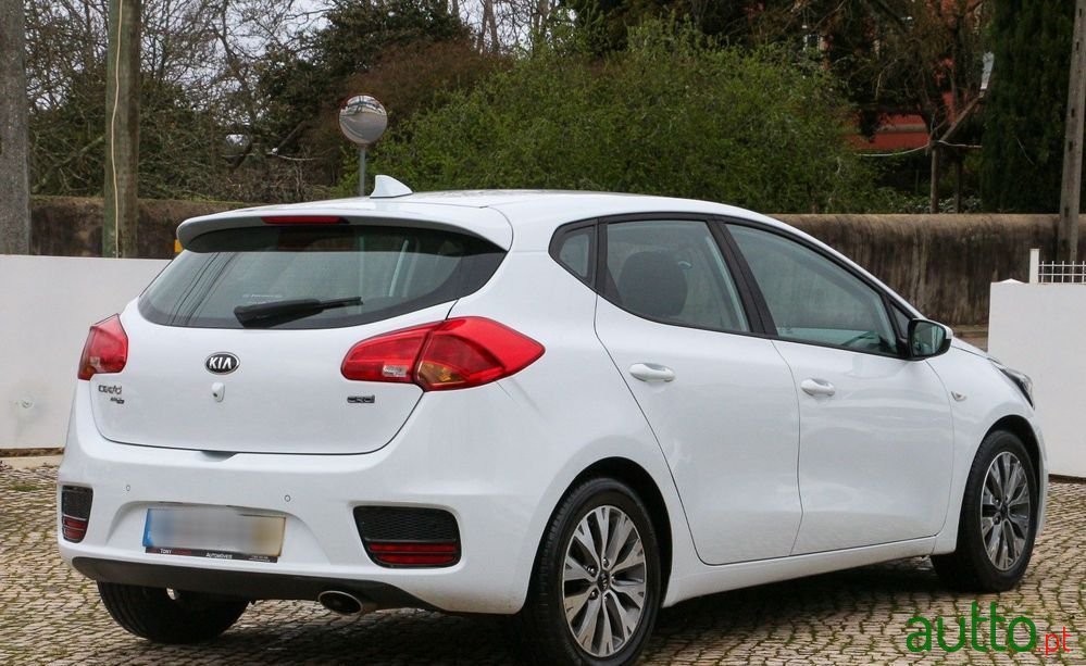 2017' Kia Ceed 1.4 Crdi Nav Line photo #3