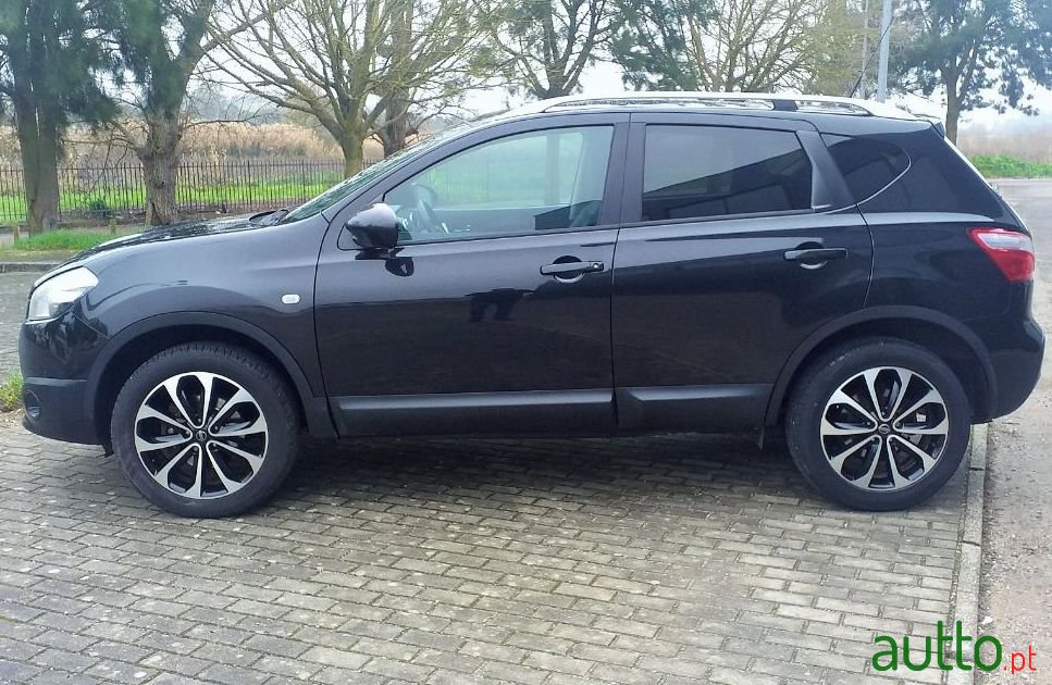 2011' Nissan Qashqai photo #2