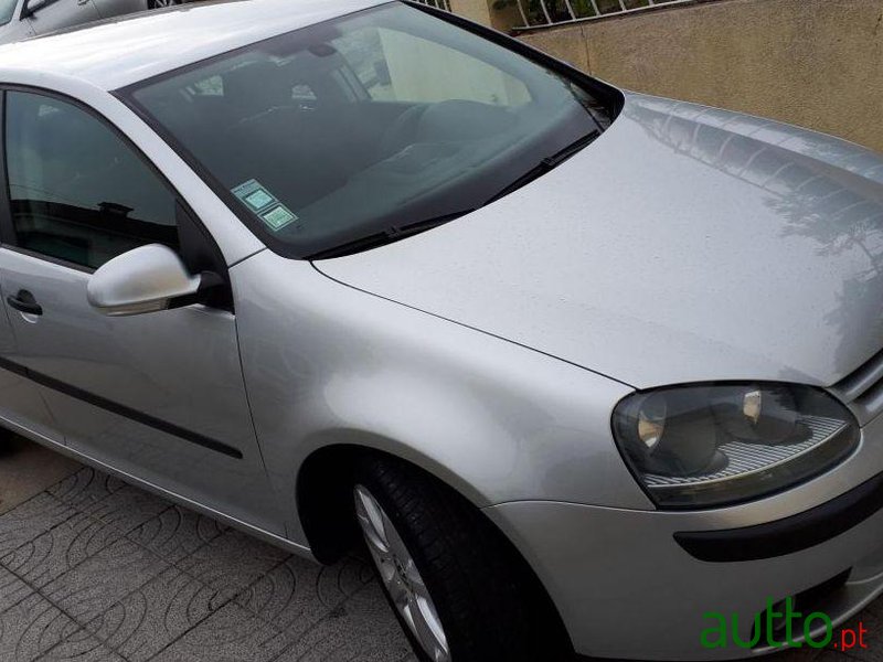 2005' Volkswagen Golf Confortline photo #1