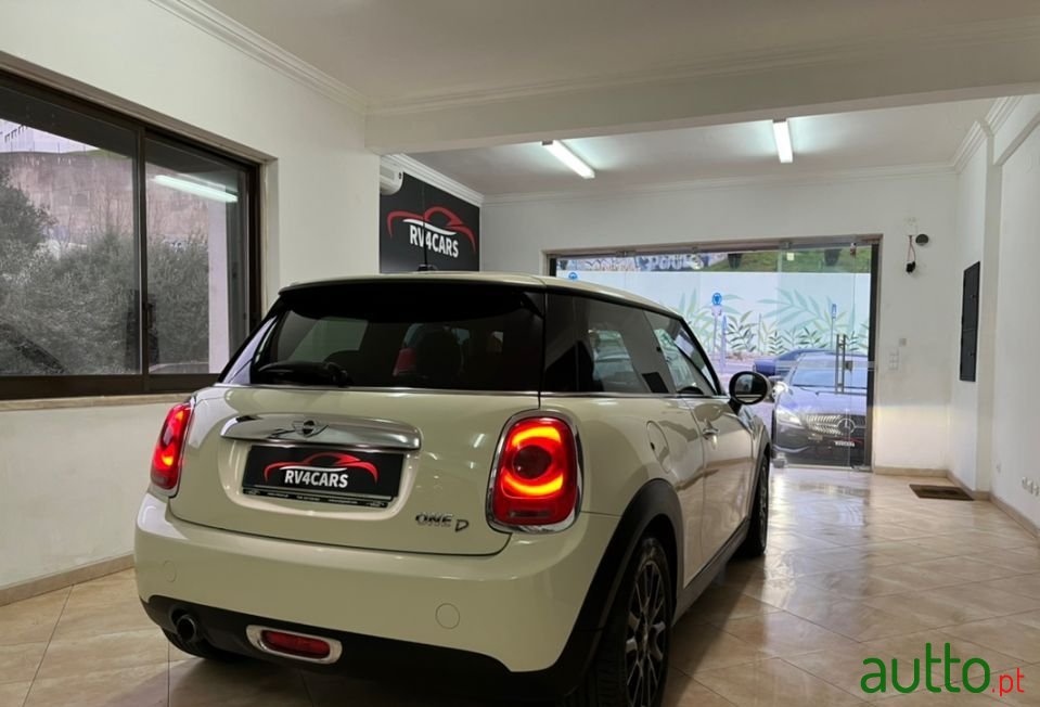 2014' MINI One photo #2