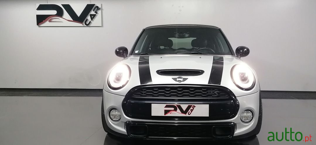 2014' MINI Cooper photo #5